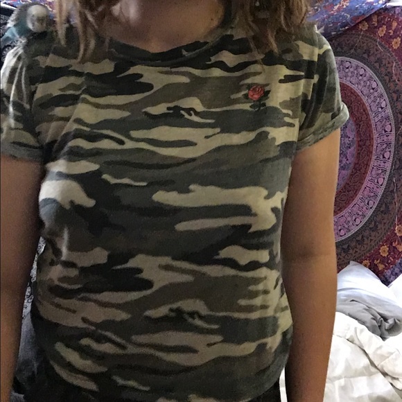 Rose camo Shirt - Picture 3 of 4